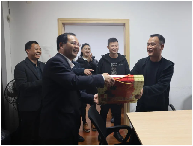 �´������ľ�ͷ���������������ľ��������� | Τ����ӿ�չ�ں󸴹��߷�ο��