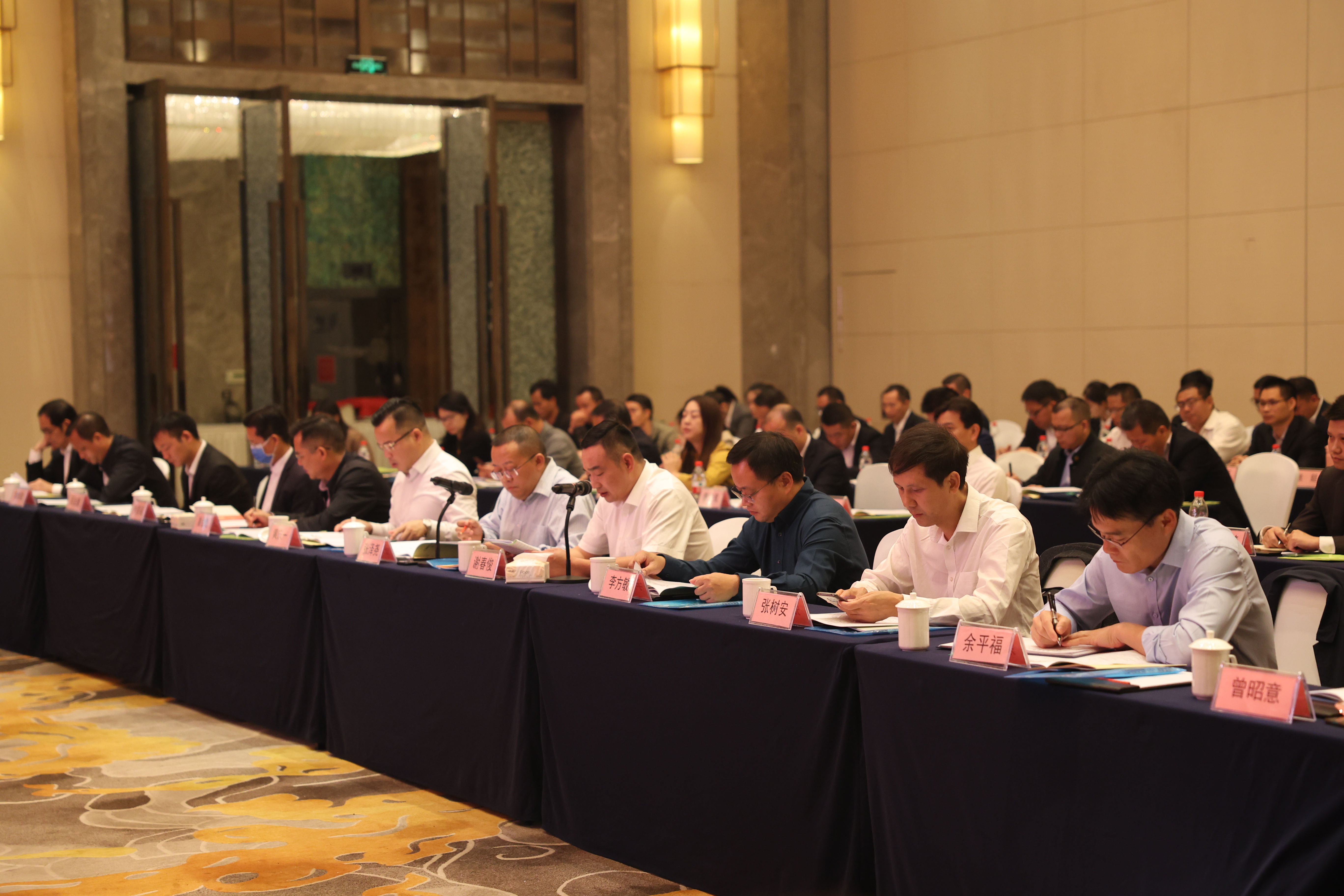 ���ﳤ������ ǧ���������﷫������ţ��̳-(�Ĳ���ˮ)�ٿ�����һ������̸���ߡ���ɽ��ʵ������������ʽ