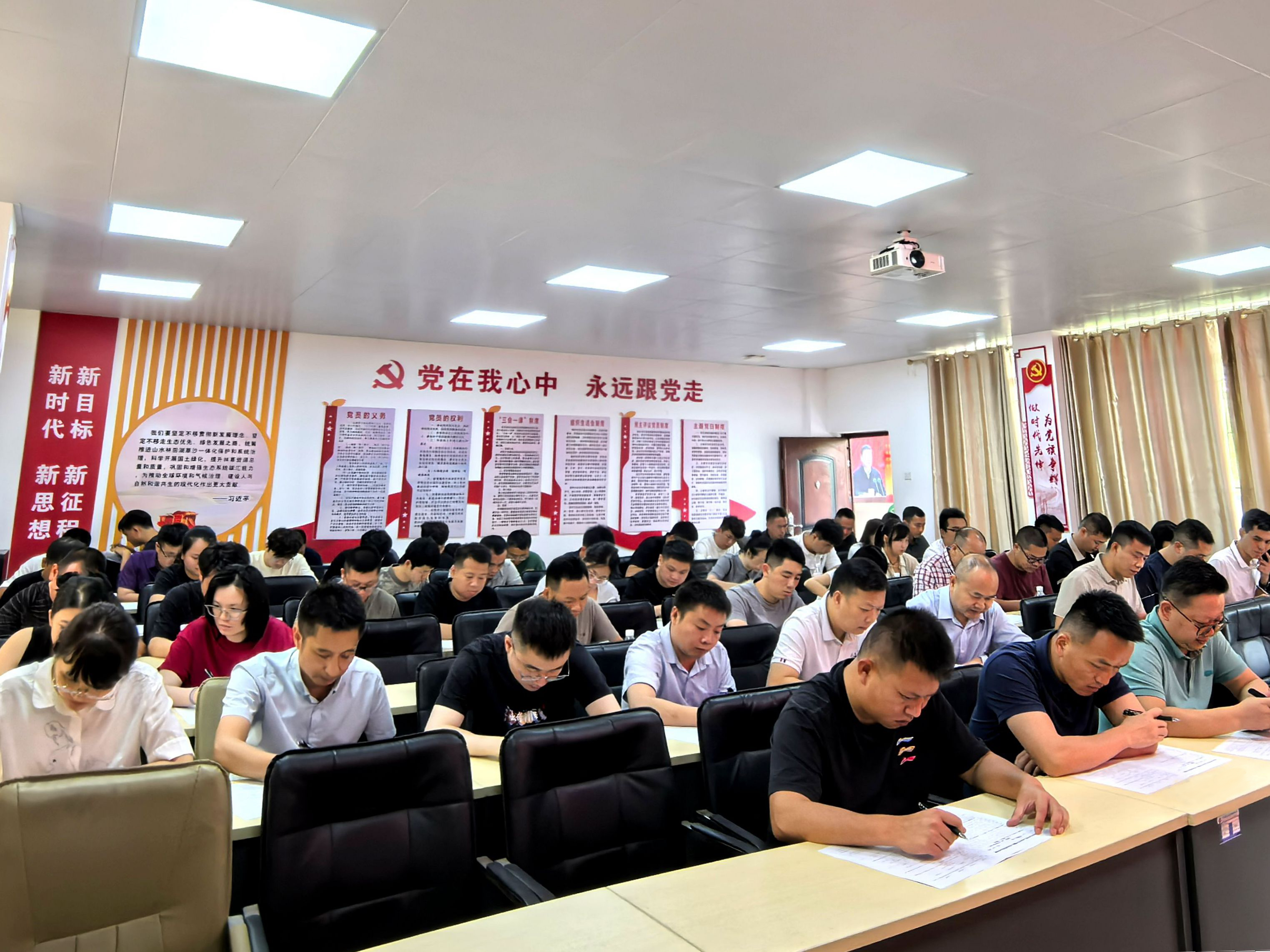 ��ţ��̳-(�Ĳ���ˮ)���ž���2025���徲����������ѵ��